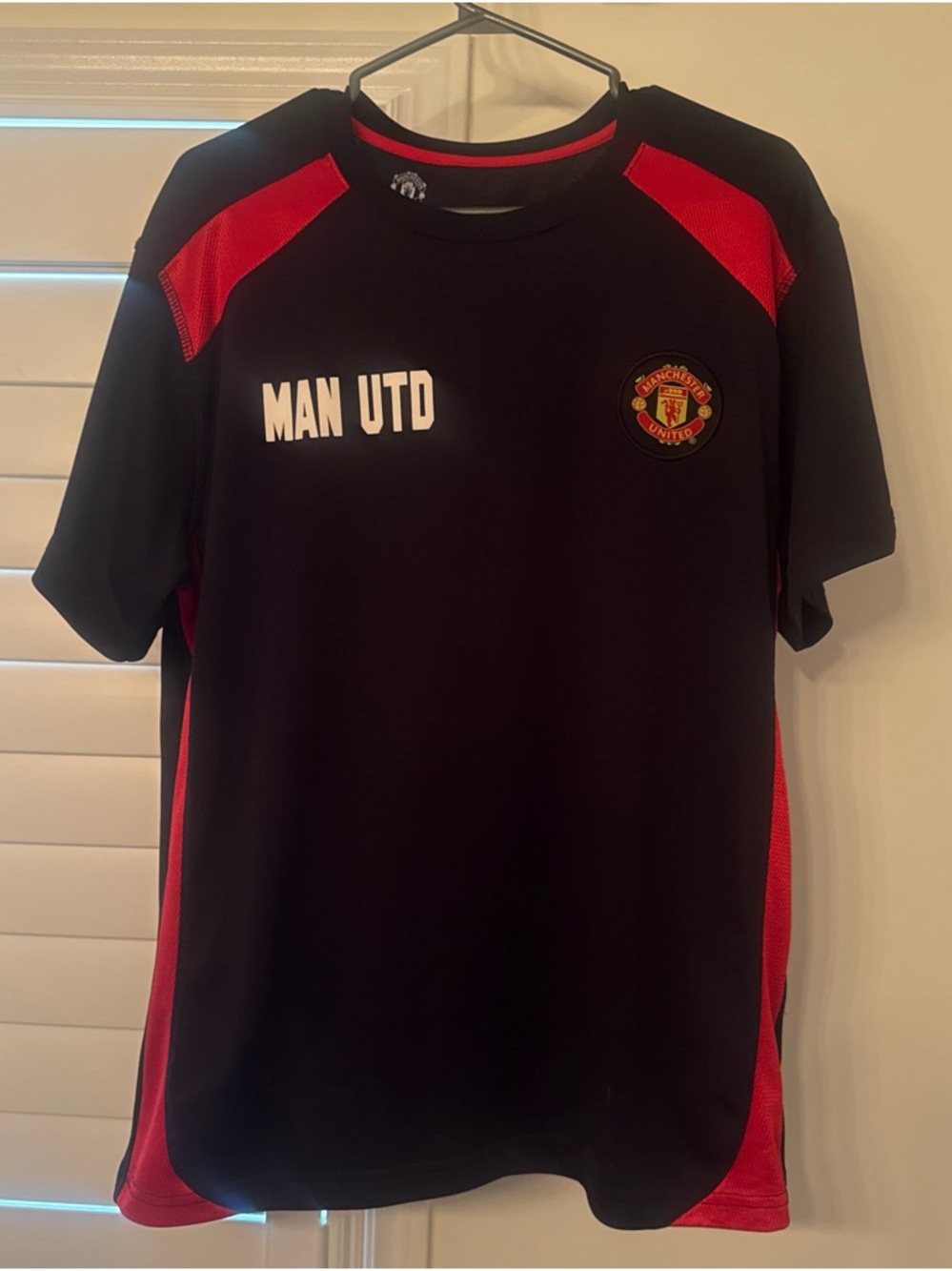 Manchester United Soccer Jersey Men's Size Large -Black Red Futbol Shirt